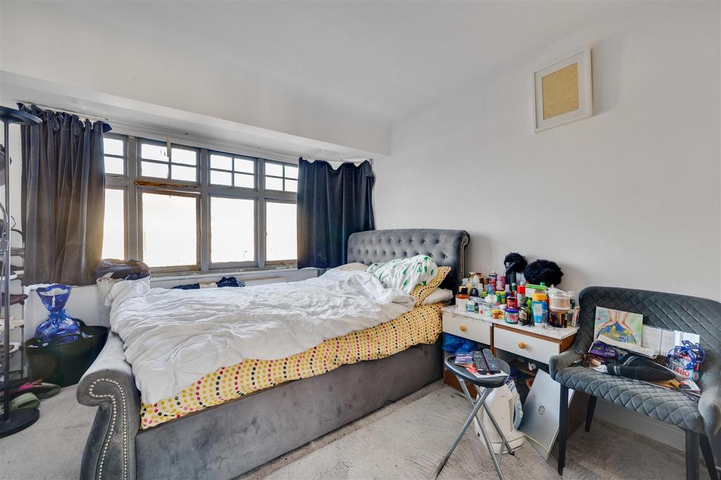 Daniels Norbreck Gardens, Hanger Lane, NW10 003 -
