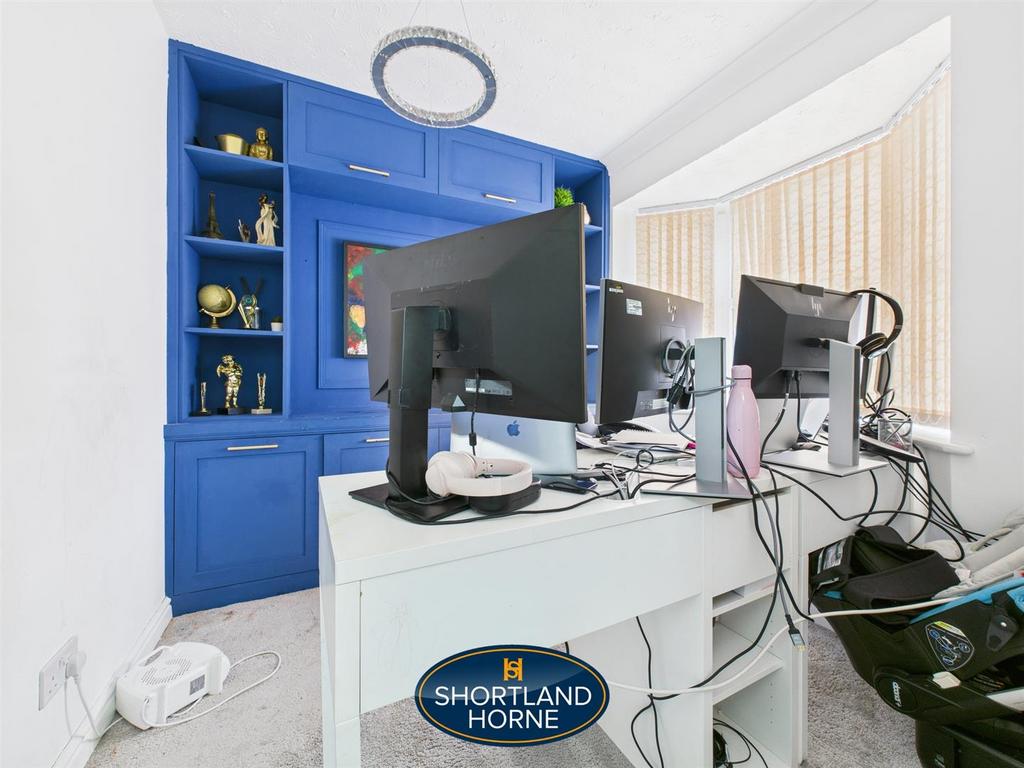 CAM04377 G0-PR0056-STILL002.jpg