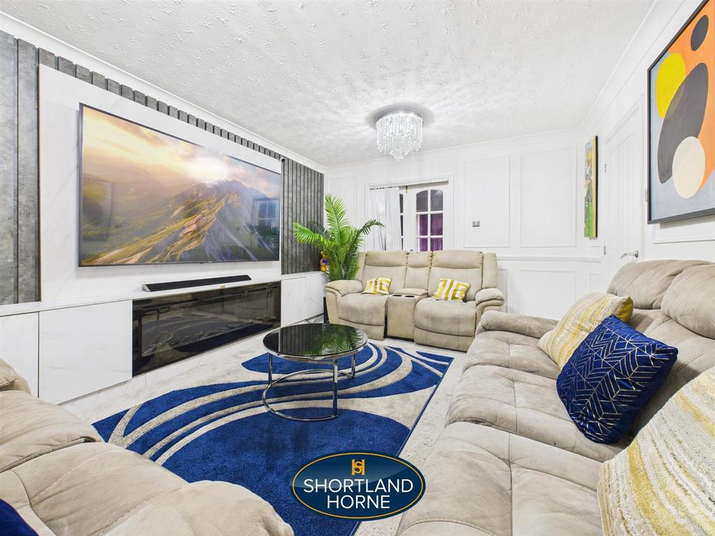 CAM04377 G0-PR0056-STILL007.jpg