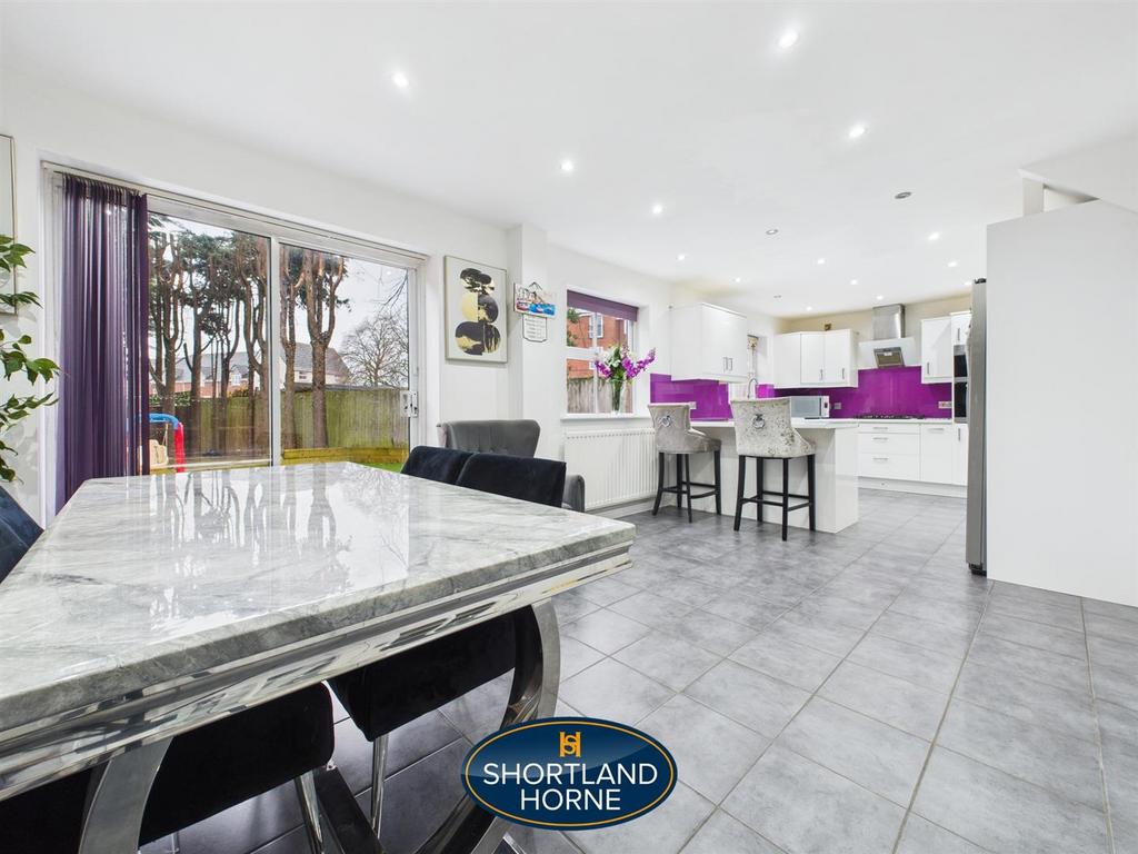 CAM04377 G0-PR0056-STILL009.jpg