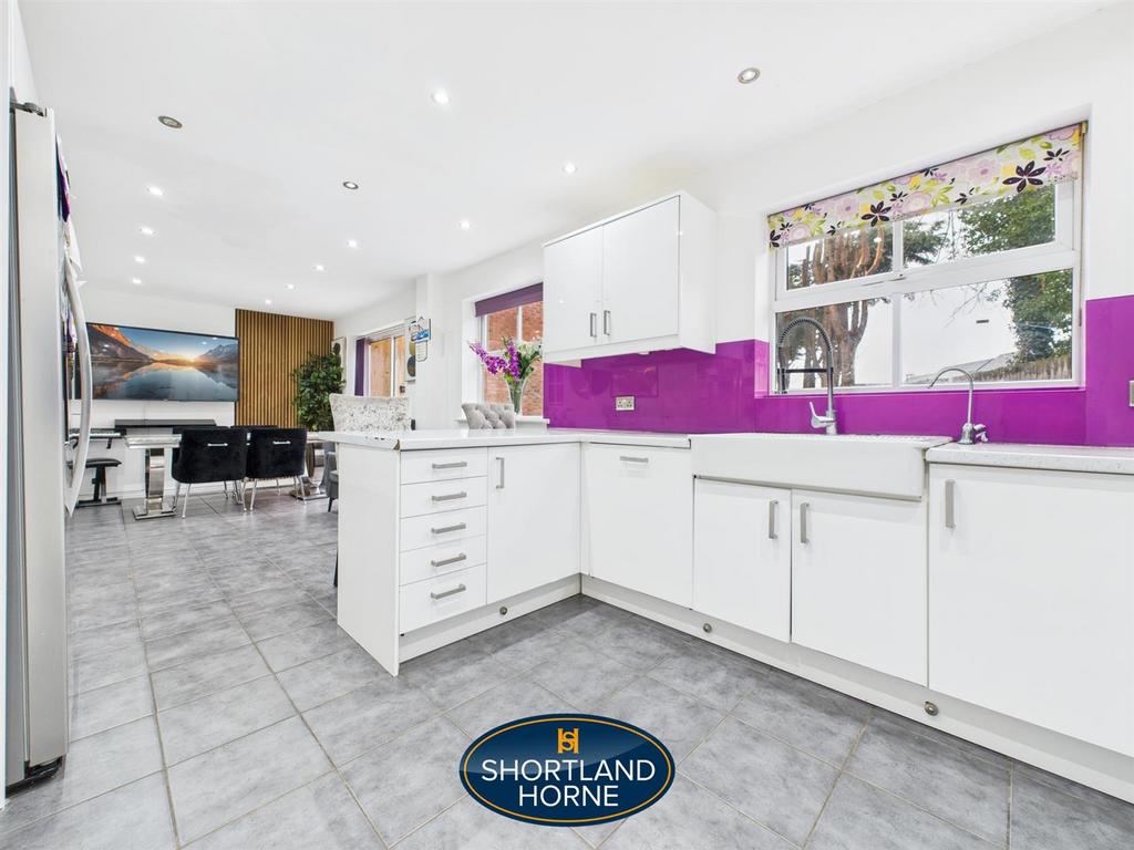 CAM04377 G0-PR0056-STILL012.jpg