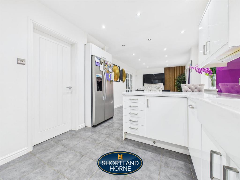 CAM04377 G0-PR0056-STILL013.jpg