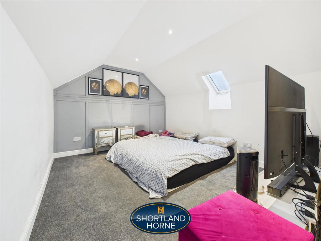 CAM04377 G0-PR0056-STILL025.jpg