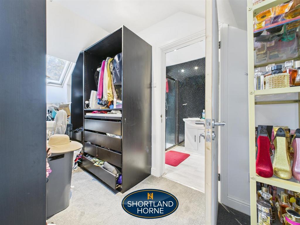 CAM04377 G0-PR0056-STILL027.jpg