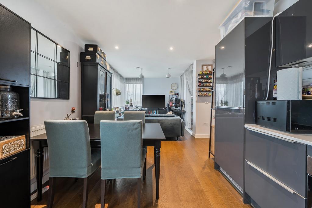 1384033-5-69283d5...