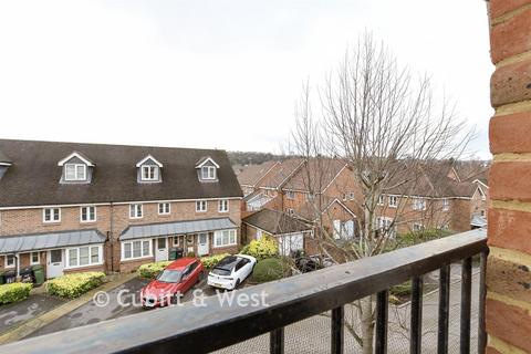 undefined, Kingsfield Way, Redhill RH1