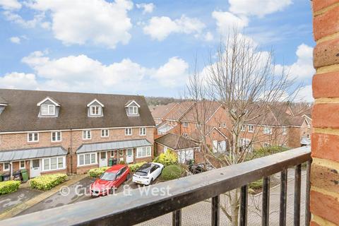 undefined, Kingsfield Way, Redhill RH1