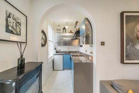 2 bedroom flat to rent, Cambridge Gardens, London W10