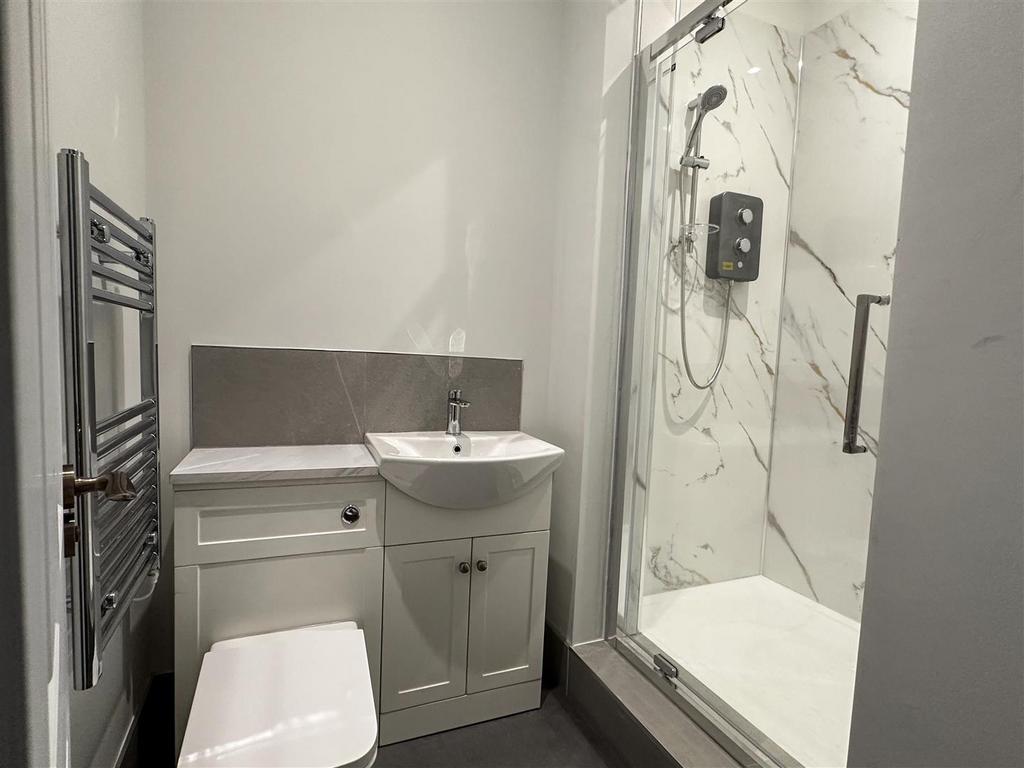 Apt1 Bathroom 1.jpg