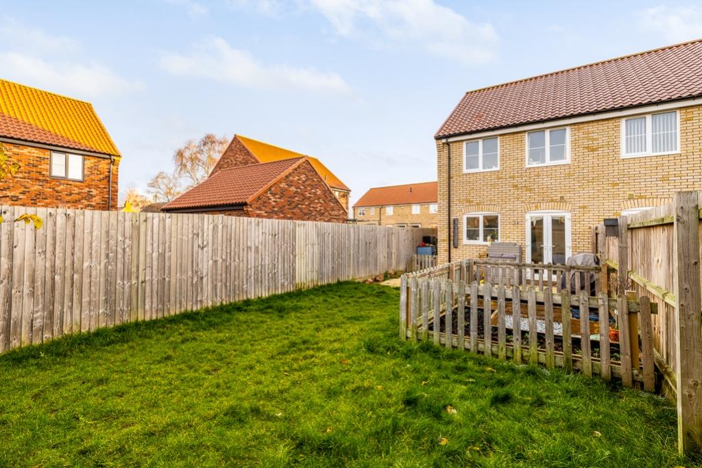 19 Mulberry Drove (Holbeach)-11