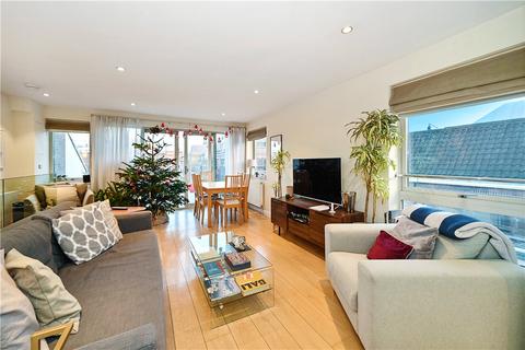3 bedroom flat to rent, Great Portland Street, London, W1W