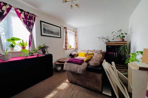 3 bedroom terraced house for sale, Warwick Road, Basingstoke, RG23