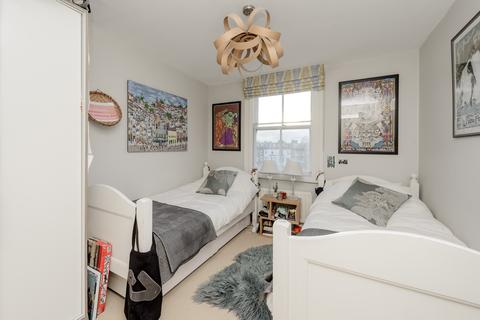 2 bedroom flat to rent, Elsham Road, W14