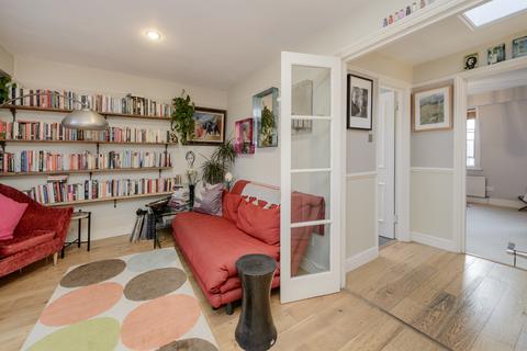 2 bedroom flat to rent, Elsham Road, W14