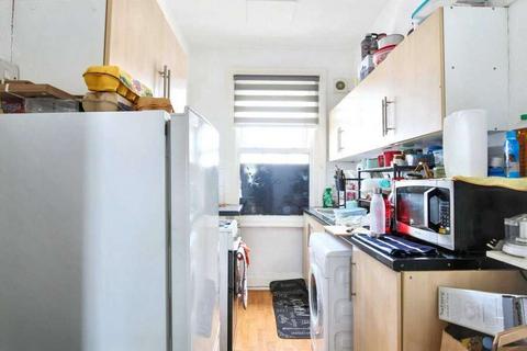 Retail property (high street) for sale - 160 Heath Rd Romford RM2 5XL
