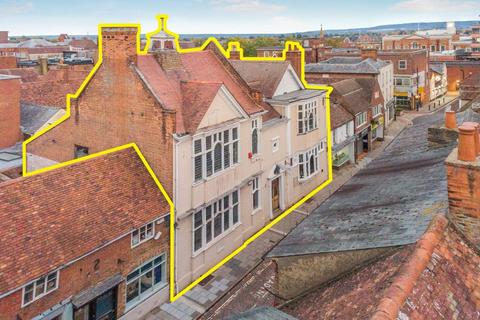 Retail property (high street) for sale, 7 Temple St Aylesbury HP20 2RH