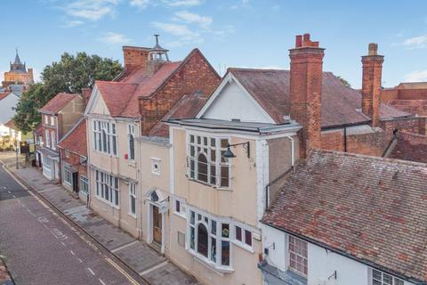 Retail property (high street) for sale, 7 Temple St Aylesbury HP20 2RH