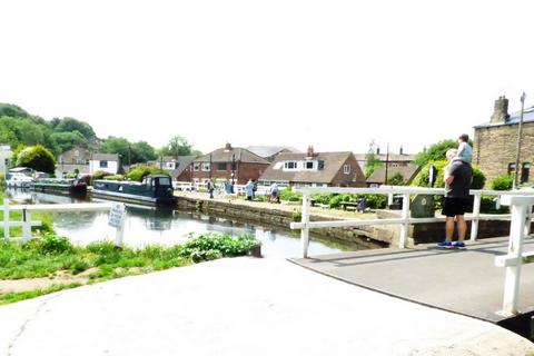 3 bedroom semi-detached house for sale, Canal Road, Leeds LS13