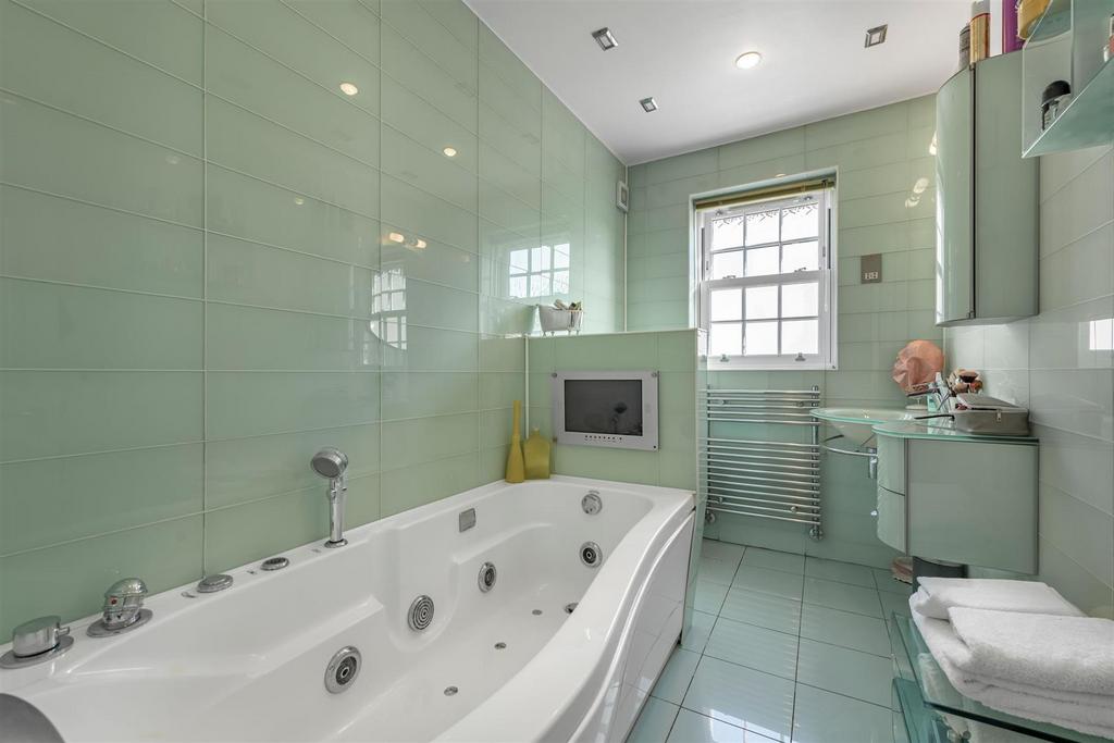 James anderson - 17 beaufort close  21 .JPG