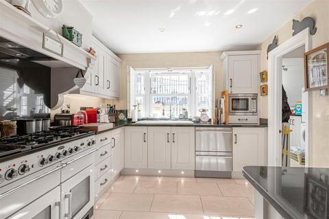 undefined, Beaufort Close, Highlands Heath, Putney