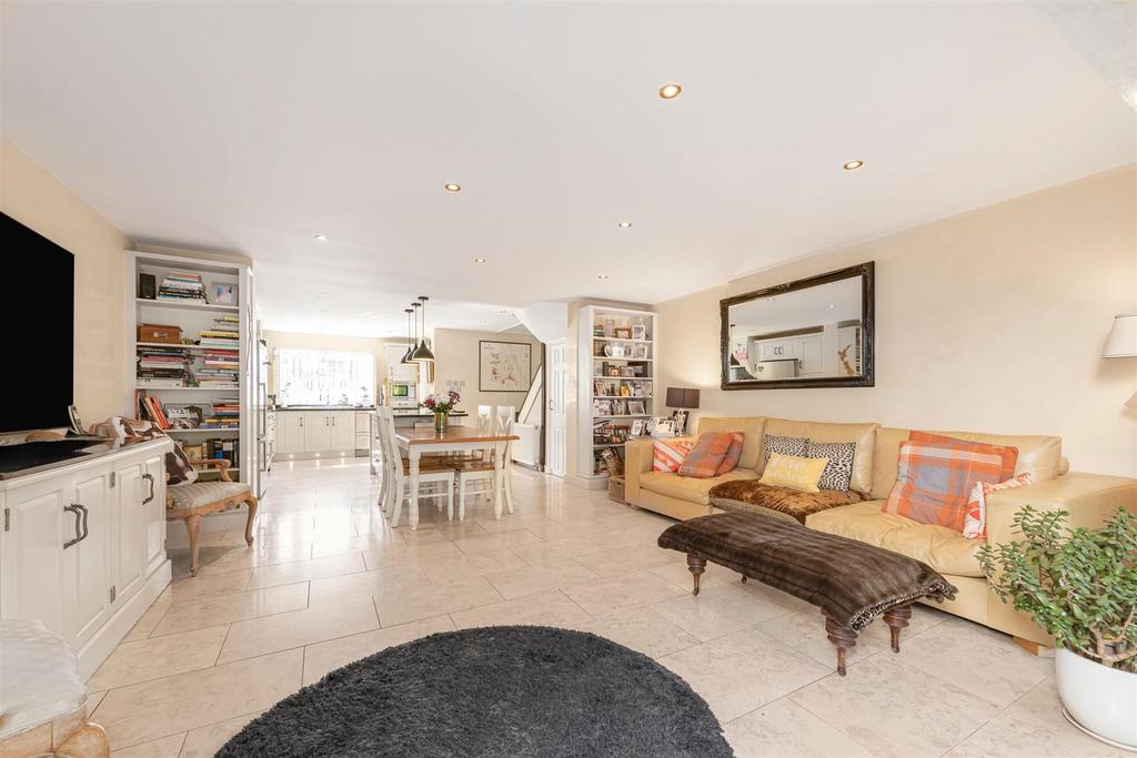 James anderson - 17 beaufort close  2 .jpg