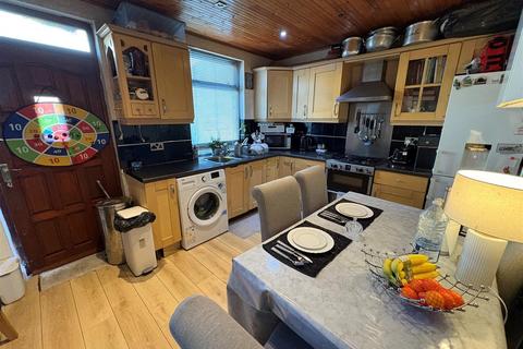 3 bedroom terraced house for sale, Dovesdale Road, Little Horton BD5