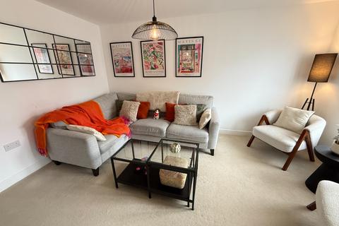 3 bedroom semi-detached house for sale, Rothbury Mead, Central Bedfordshire LU5