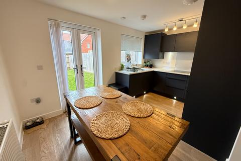3 bedroom semi-detached house for sale, Rothbury Mead, Central Bedfordshire LU5