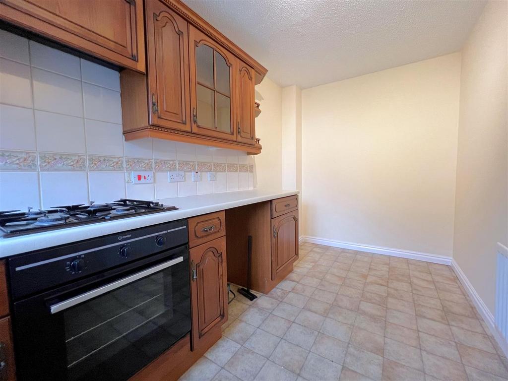 Kitchen 2.jpg