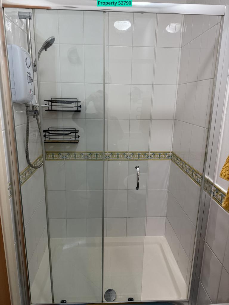 En-suite shower
