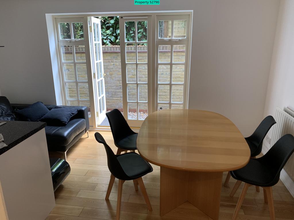Kitchen / dining room