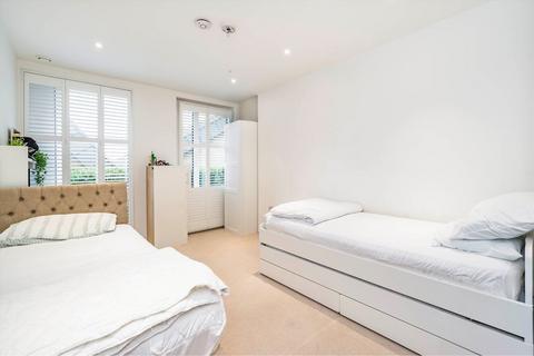 undefined, Central Avenue, London SW6