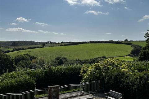 2 bedroom penthouse to rent, Hillfield Village, Dartmouth