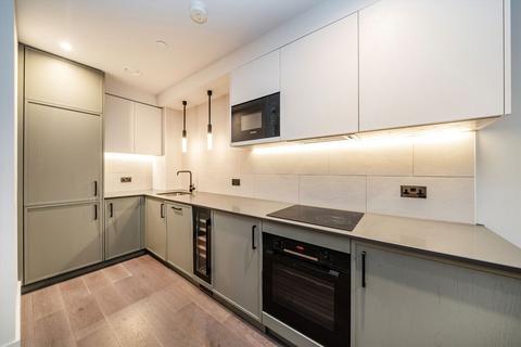 3 bedroom flat for sale, Windsor Square, London SE18
