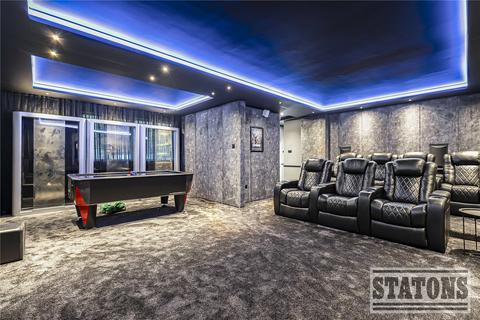 5 bedroom detached house for sale, The Ridgeway, Cuffley, Potters Bar, Hertfordshire, EN6