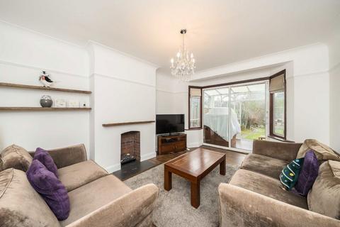 3 bedroom terraced house to rent, Christian Fields, London