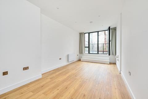 undefined, Farnborough Road, Farnborough, GU14