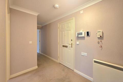 undefined, Pool Close, Spalding