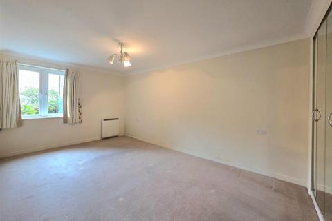 undefined, Pool Close, Spalding