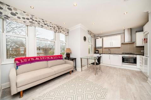 1 bedroom flat to rent, Chatsworth Gardens, London W3