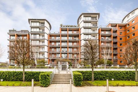 undefined, Holland Gardens, Brentford TW8