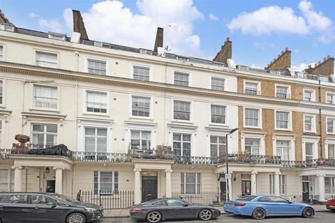 Studio to rent, Devonshire Terrace, London W2
