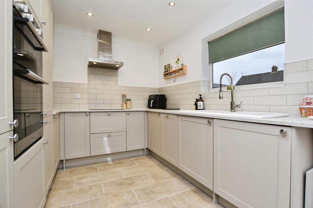 B824587e-kitchen 20b.JPG