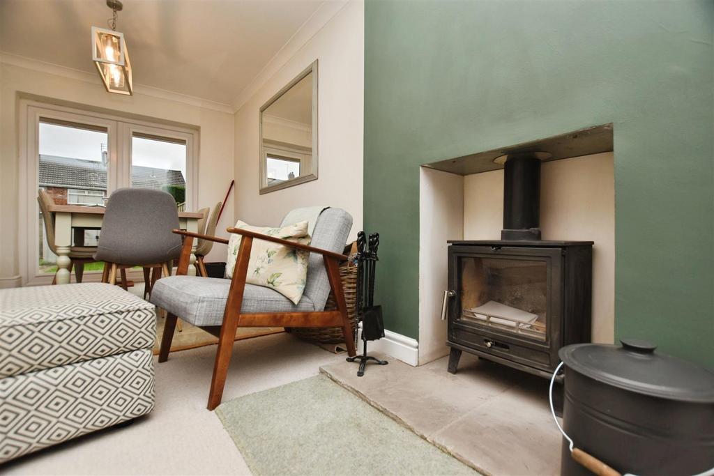 669890dc-lounge 20log.JPG