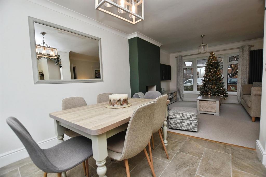 Dining Kitchen to Lounge