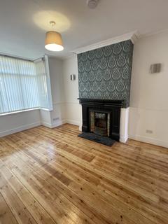 4 bedroom terraced house to rent, Trenant Road, Salford M6