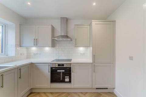 5 bedroom detached house for sale, Holly Close, Whitley DN14