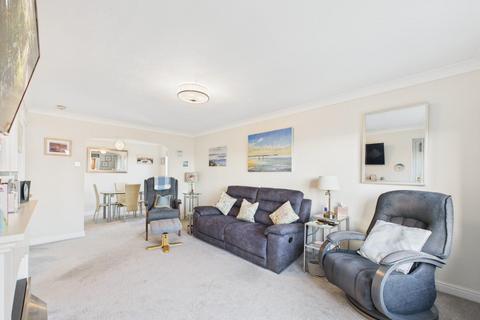 undefined, 2 Bed Second Floor Apartment, Alexandra Court, Bridlington, YO15 2LB