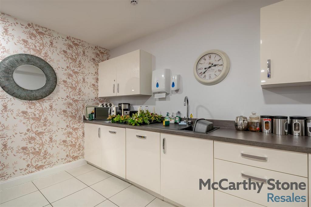 8672984-interior25.jpg