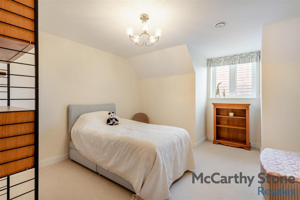 8672984-interior02.jpg